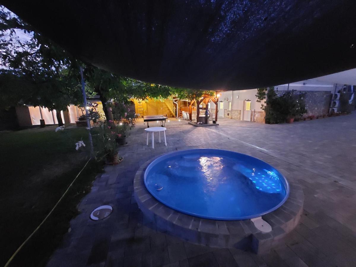 Hotel E-Tekergők Háza Bukkzserc Esterno foto