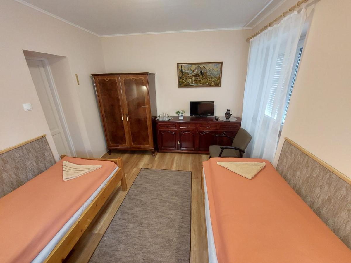 Hotel E-Tekergők Háza Bukkzserc Camera foto
